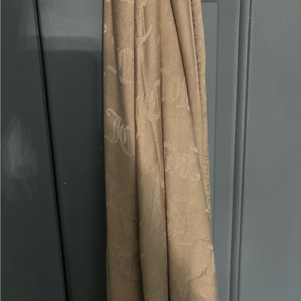 Juicy couture scarf